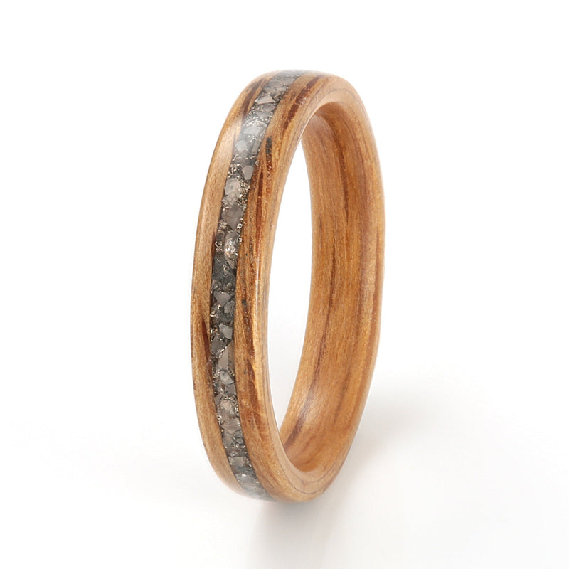Oak Ring 3mm with White Gold Shavings & Diamond Dust by Eco Wood Rings